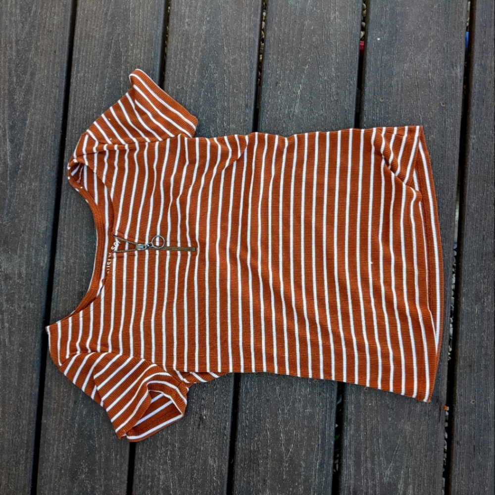 Aeropostale striped Tee (medium)
